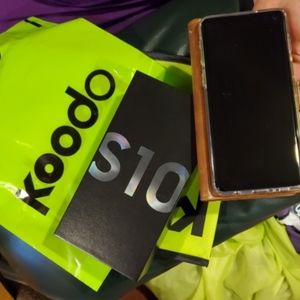 Samsung s10 cell phone